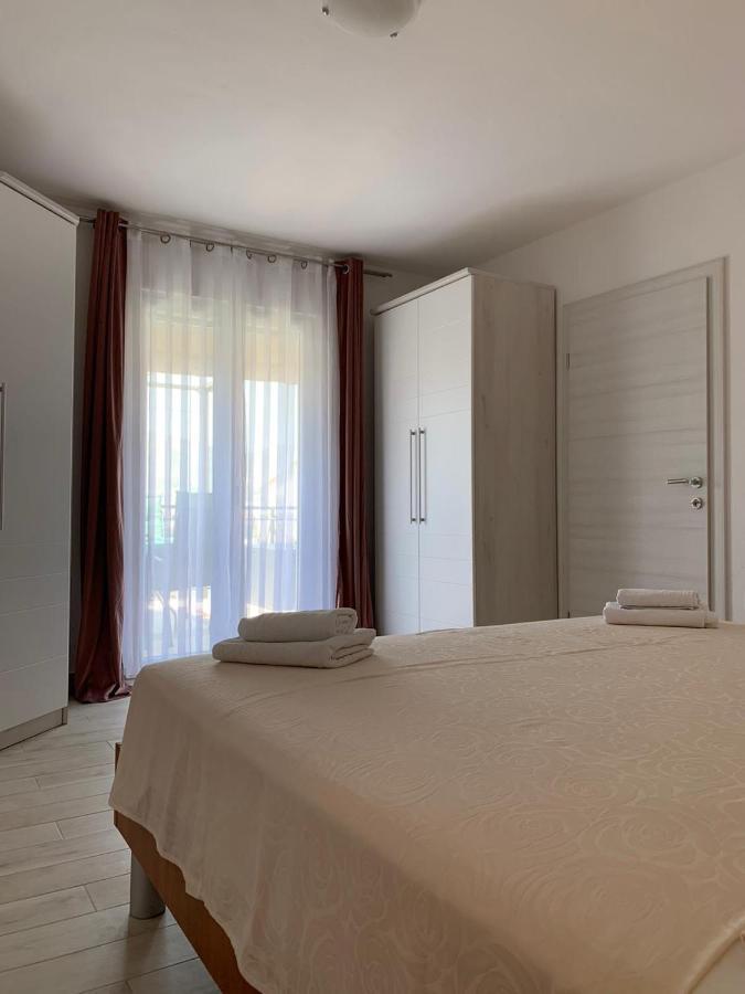 Apartment Salov Traù Esterno foto